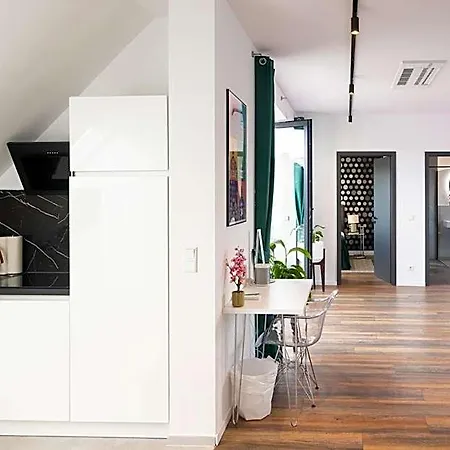 Апарт-отель The Penthouse At Eco Smart