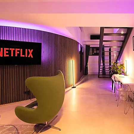 Апарт-отель The Penthouse At Eco Smart