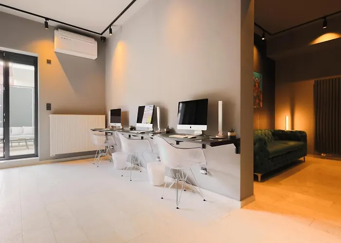 Aparthotel The Penthouse At Eco Smart 4*